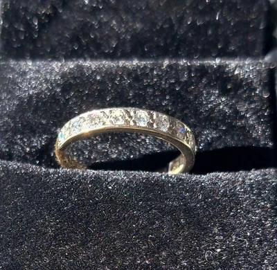 18ct Gold Ring Set With 11 Diamonds Size M/L no  HallMarks (Acid Tested) Cleaned - Image 1 of 4