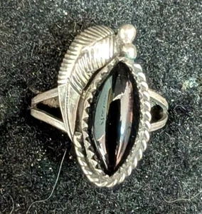 Vintage Womans Sterling Silver Leaf/Feather w/Beads Black Onyx Stone Size 7.5 - Picture 1 of 5