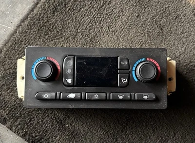 HVAC Control Panel GM 10367042 GMT800 Yukon Tahoe Suburban Escalade Denali - Image 1 of 2