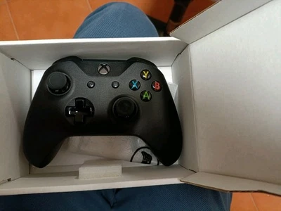 Microsoft Wireless Controller per Xbox Series X/S  - Immagine 1 di 3