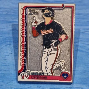 2025 Topps Series One Enamel Pin Dylan Crews Nationals from Super Box - Picture 1 of 2