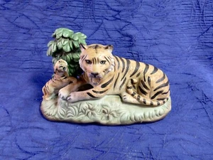 Tiger And Cub Porcelain Figurine - Picture 1 of 6