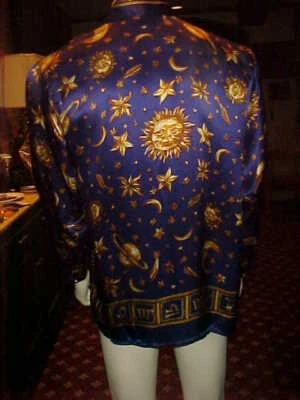CAMISA NUEVA CON ETIQUETAS UNISEX MANGA LARGA LIGERA 100% SEDA TEMA CELESTIAL TALLA MEDIANA Foto 1 de 4