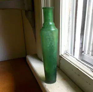 BOTELLA DE AGUA DE INODORO COLONIA OVALADA CÓNICA VERDE ESMERALDA EXCAVADA DE LA DÉCADA DE 1880 SOPLADA A MANO - Imagen 1 de 5