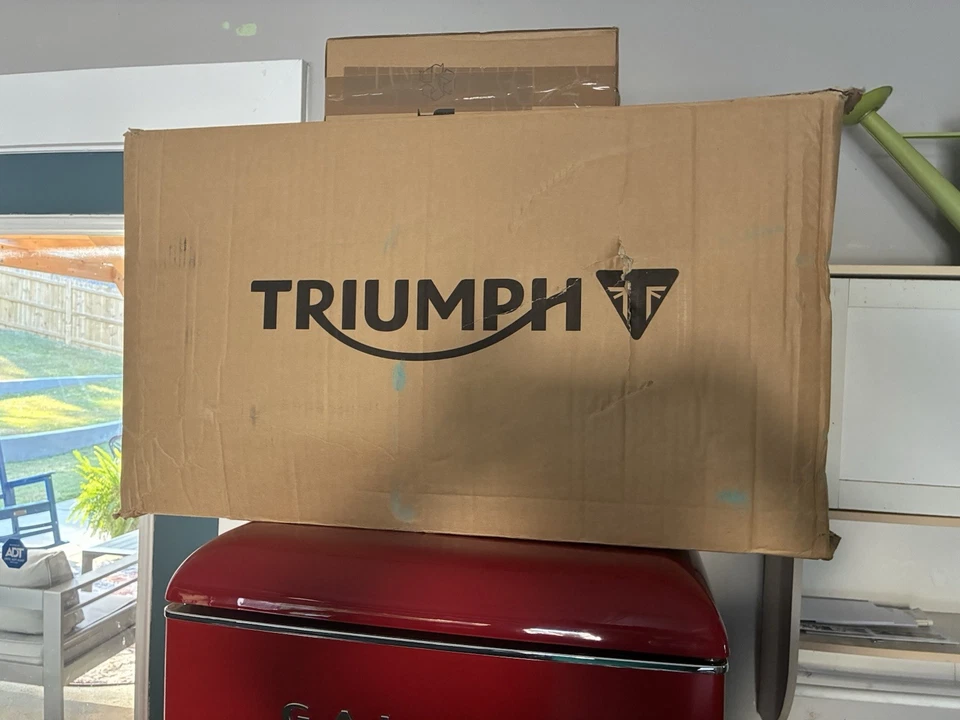 Alforjas de fábrica Triumph insertos amarillos cósmicos nuevas para 660 u 800 Tiger Foto 1 de 1