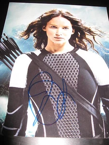 JENNIFER LAWRENCE SIGNED AUTOGRAPH 8x10 HUNGER GAMES MOCKINGJAY PROMO COA AUTO N - Picture 1 of 2