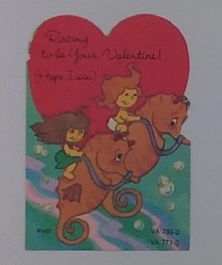 Tarjeta de San Valentín escolar troquelada vintage para niños, niños montando caballitos de mar - sin usar #1 - Imagen 1 de 2