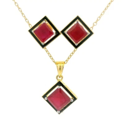 Juego de pendientes y colgantes cuadrados con tachuelas corte princesa color rubí Foto 1 de 3