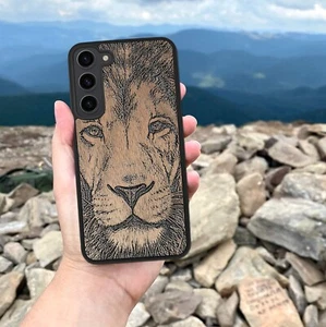 Lion - Wooden Galaxy S23 Ultra Case, S23 Plus, S22 Ultra, S21 FE, S21, S20 Plus - Photo 1 sur 25