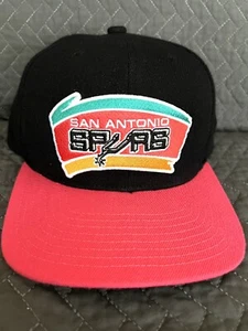 Mitchell & Ness NBA San Antonio Spurs Mens Black Snapback Hat EUC Excellent - Picture 1 of 11