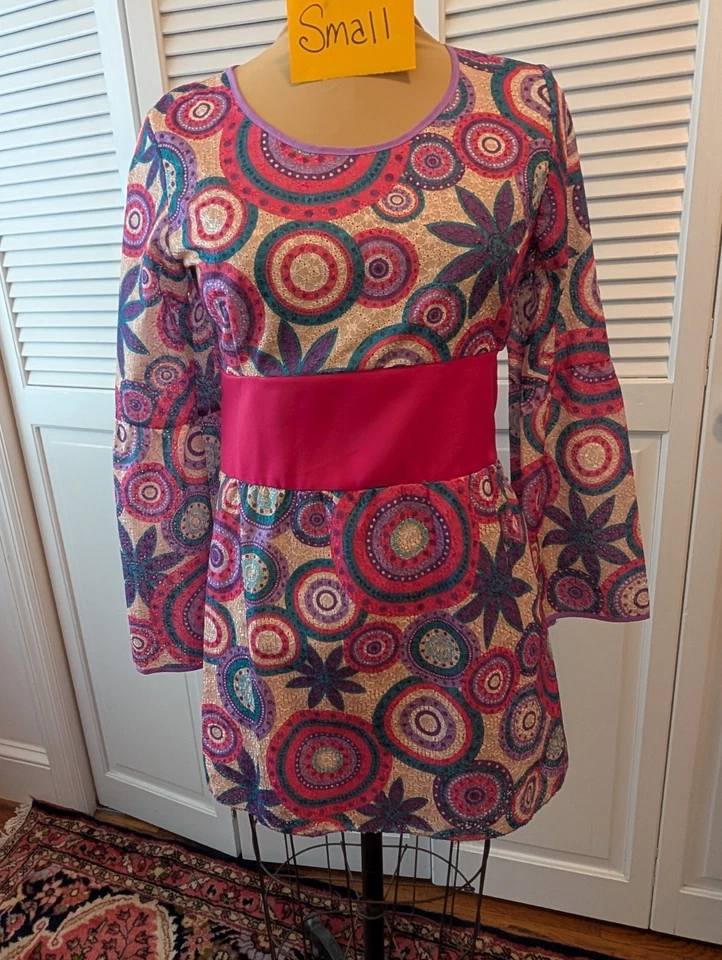 Mini vestido estilo años 60 Foto 1 de 4