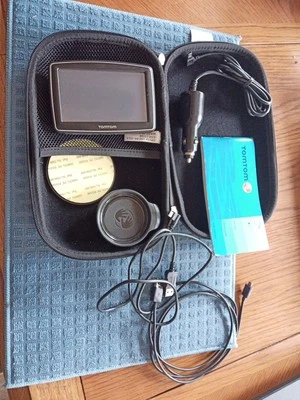 TOM TOM GPS Navigation Device N14644  With Travel Charger And Case Bundle  - Image 1 of 4