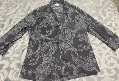 Woman’s Charter Club blouse  2X Light & Drk Grey Silver Thread pre owned - Image 1 of 4