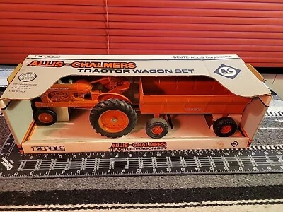 Ertl Allis Chalmers WD45 w/ Wagon 1/16 Diecast Farm Replica Collectible - Image 1 of 4