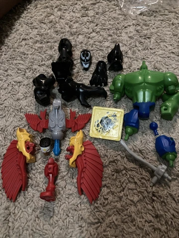 Hasbro Marvel super hero mashers Venom Hulk Falcon Lot of 3  -READ INCOMPLETE Cover