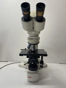 Leica Microscope DMLS with 4x 10x 40x 100x Objectives - Picture 1 of 10
