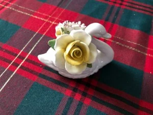 Radnor Swan Figurine -flowers -Bone China Marked Radnor England - Picture 1 of 3