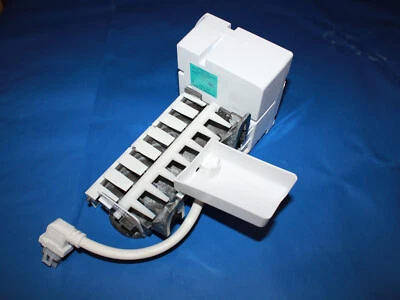 Refrigerador Hotpoint: conjunto de máquina de hielo (WR30X10093) {P2152B} Foto 1 de 4