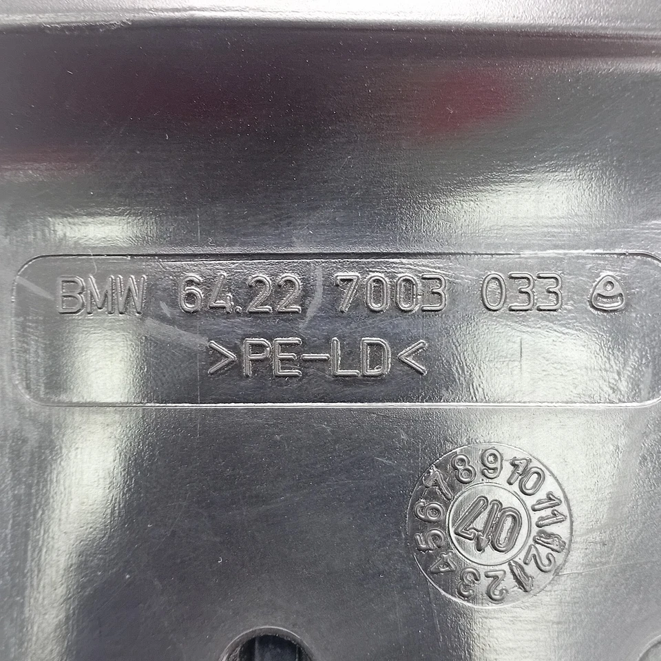 2003-2005 Land Rover Range Rover FRONT LEFT AIR DUCT 64227003033 - Image 1 of 4