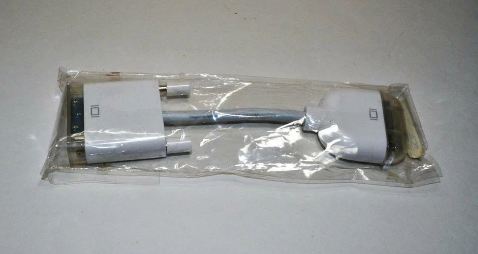 NEW SEALED Genuine OEM Apple VGA Female to DVI-D 18-1 Male adapter 603-8525 - Image 1 of 1