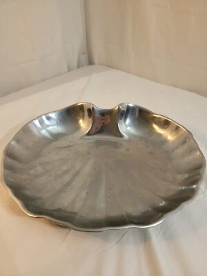Cuenco/plato Wilton Armetale Sea Shell hecho en EE. UU. 11,5" ancho 9" largo 2,25" alto Foto 1 de 4