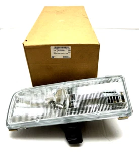 16520991 Front Left Headlight OEM GM 1993-1996 Buick LeSabre Park Avenue 3.8L - Picture 1 of 12
