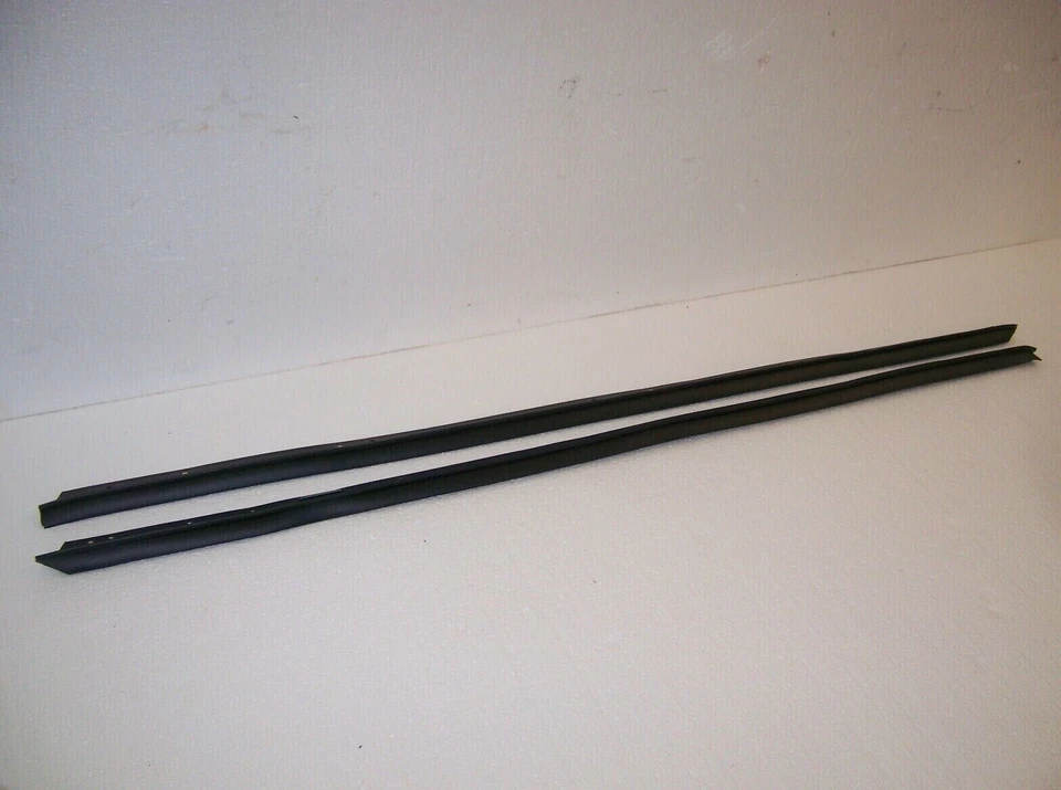 83-88 MONTE CARLO SS WINDOW SWEEPS SEALS OUTER SET NEW PR58.2021 Foto 1 de 1