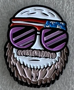 ALL. AMERICAN HIPPIE   METAL  &  ENAMELED  GOLF  BALL MARKER       C6 - Bild 1 von 2