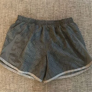 Nike Girl’s Running Shorts - Picture 1 of 5