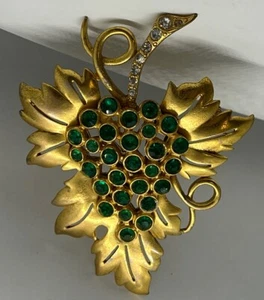 Vintage STARET GRAPES AND LEAF Green Rhinestone Pin Brooch Leaf RARE - Picture 1 of 3