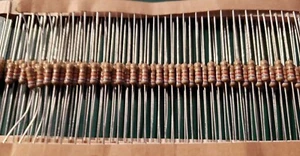 200 Uni-Ohm Carbon Film Resistors - 1/2 Watt - 5% YOU PICK Ohms (OSSHED) - Picture 1 of 4