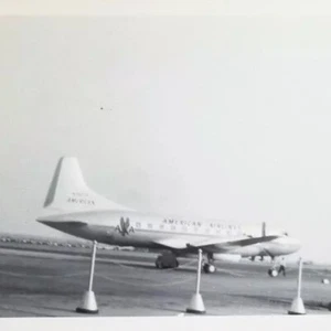 Snapshot Photo American Airlines Propeller Plane Airplane On Tarmac - Picture 1 of 6