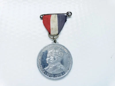 1910-1935 KING GEORGE SILVER JUBILEE MEDAL - Image 1 of 2