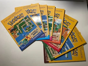 2025 Folder Filatelici Mondo dei Pokemon Serie Completa Regioni Erinnofili IPZS - Picture 1 of 24