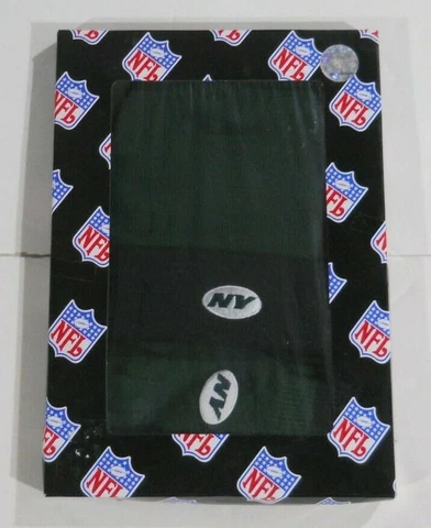 NEW YORK JETS REEBOK YOUTH SIZE STOCKING CAP AND GLOVES Cover