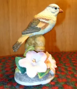 FIGURINA GEI BIRD FRINGUELLO 1997 vintage? su ramo con fiori rosa decorazione casa - Foto 1 di 4