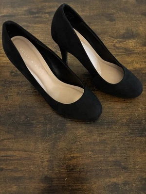 Kelly & Katie Women's Heels Black Suede Size 9.5 - Image 1 of 4