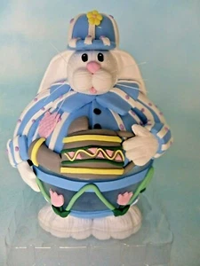 Conejo de Pascua decoración de vidrio conejo con sombrero de béisbol coleccionable 6,5" de alto nuevo en caja - Imagen 1 de 6