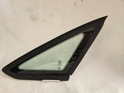 2012-18 Ford Focus PASSENGER side quarter glass; SEDAN; black moulding Foto 1 de 4