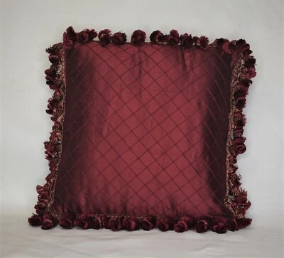 Borgoña Rojo Decorativo Seda Tuck Plisado Almohada Tradicional con Borla Flecos  Foto 1 de 2