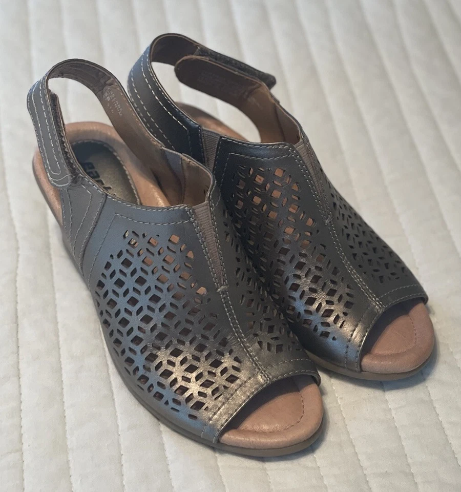 Earth Women’s Cascade Platinum Leather Wedge Heel Cut Out Sandals Womens Sz 5B - Image 1 of 4