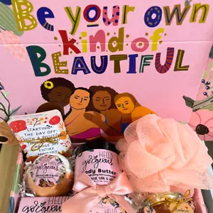 Hello Gorgeous My Beauty Gift Box Collection For Her - Picture 1 of 14