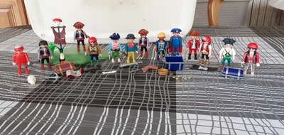 playmobil lot pirates 13 personnages décor et matériel - Photo 1/4