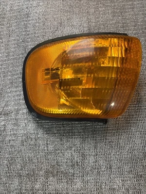 dodge ram van 3500 signal parking light drivers side 1998  - Image 1 of 4