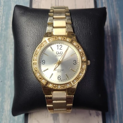 Q&Q by Citizen Gold Tone Lady Fashion Watch w/Diamond Accent Bezel VG CONDITION! - Image 1 of 4