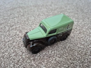 CORGI CLASSICS 1/43 FORDSON 5CWT VAN LUTON MOTOR COMPANY VAN DIECAST MODEL - Picture 1 of 4