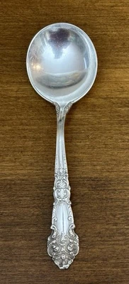 Reed & Barton Sterling FRENCH RENAISSANCE Round Bowl Soup Spoon  5 7/8" No Mono - Image 1 of 4