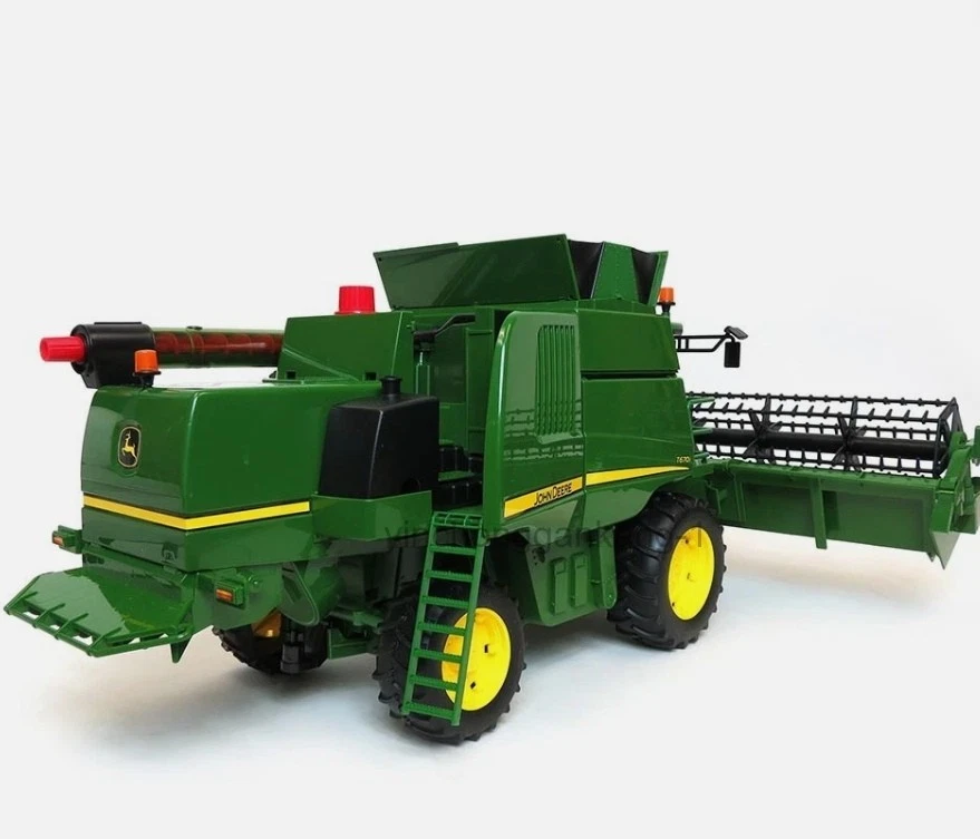 Bruder John Deere T670I Combine Harvester Model - Image 1 of 4