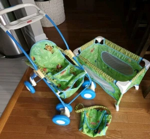 Vintage Tolly Tots Puppenwagen Porta Krippe Wickeltasche grün tropischer Vogel Set - Bild 1 von 17