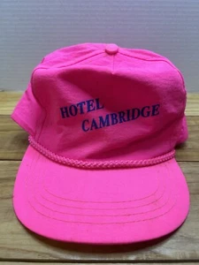 Cappello Berretto Vintage Hotel Cambridge Corda Snapback Rosa Neon Capitale - Foto 1 di 7